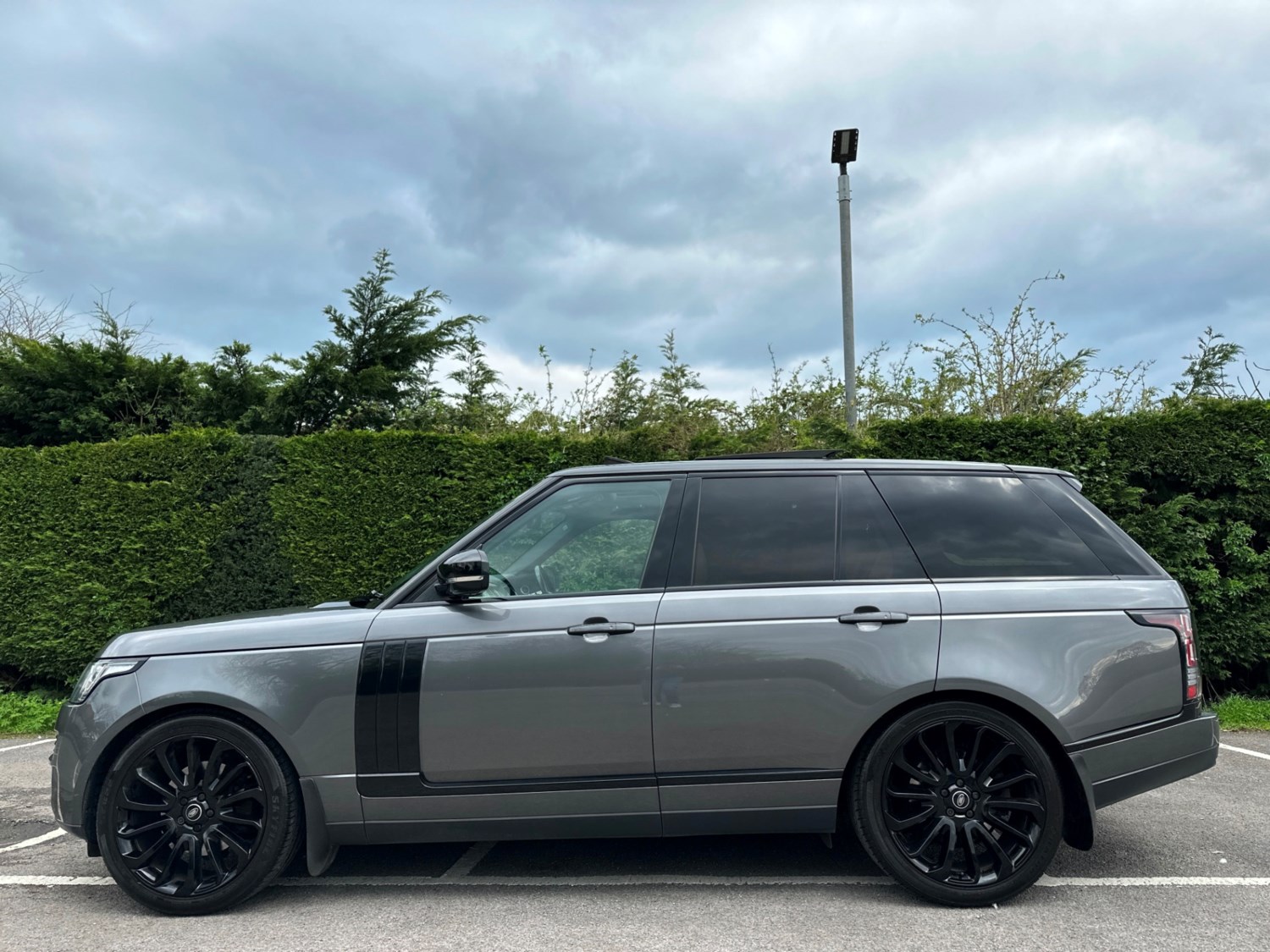 Land Rover Range Rover Listing Image