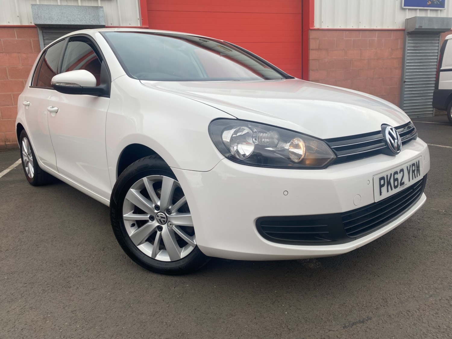 Volkswagen Golf Listing Image