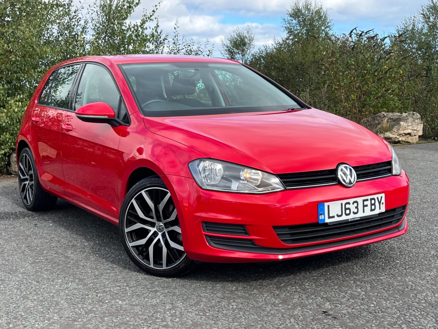 Volkswagen Golf Listing Image