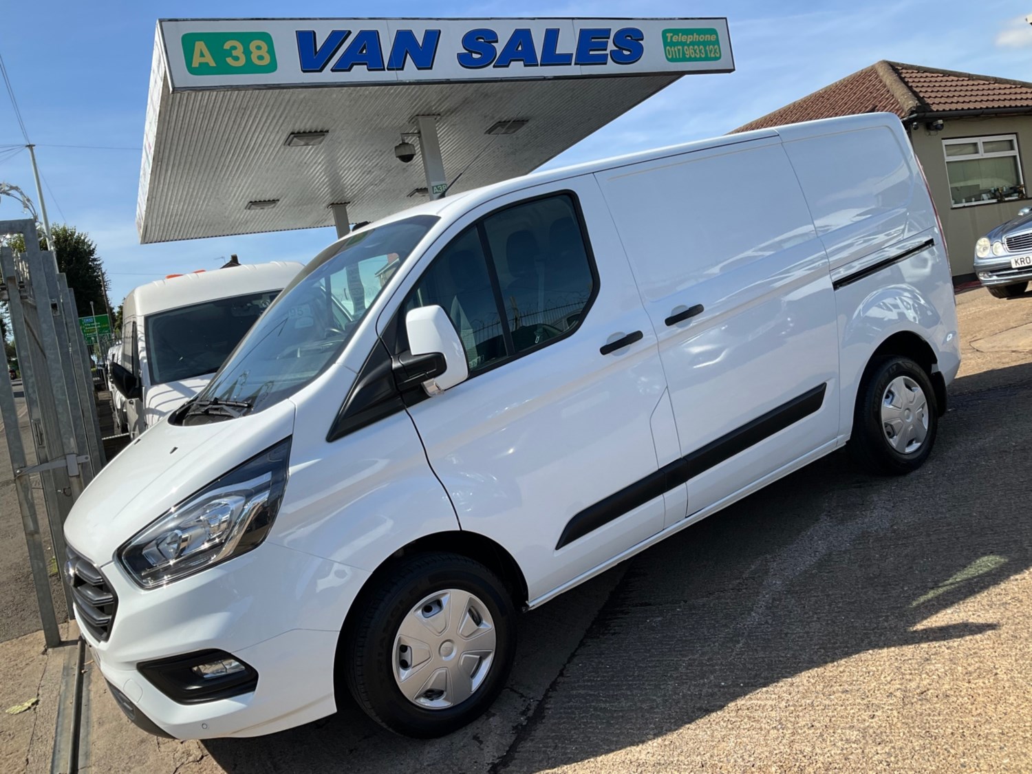 Ford Transit Custom Listing Image