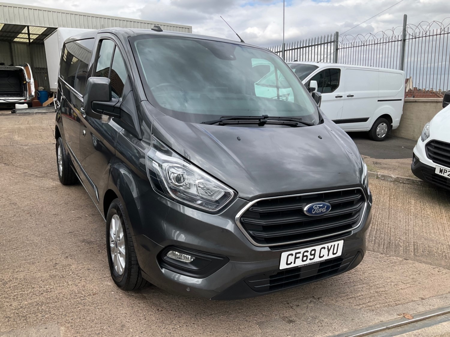 Ford Transit Custom Listing Image