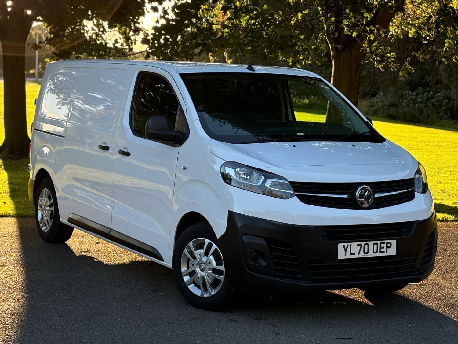 Vauxhall Vivaro Listing Image