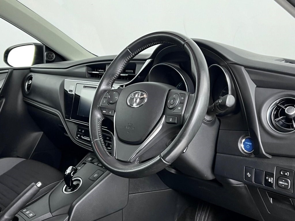 Toyota Auris Listing Image