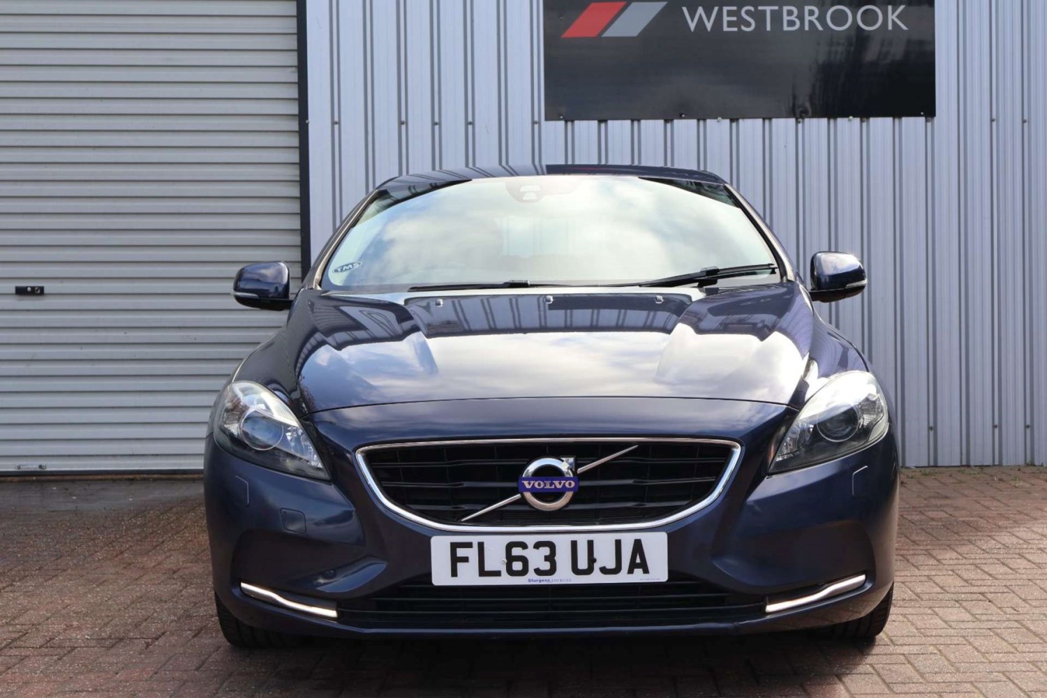 Volvo V40 Listing Image