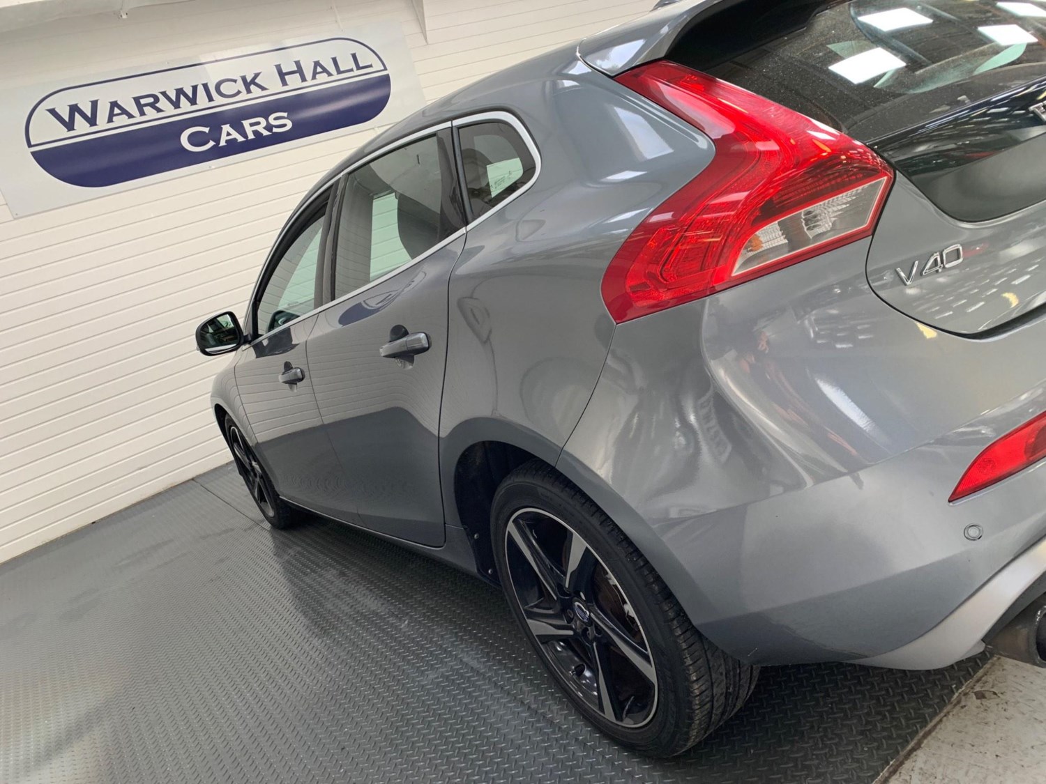 Volvo V40 Listing Image