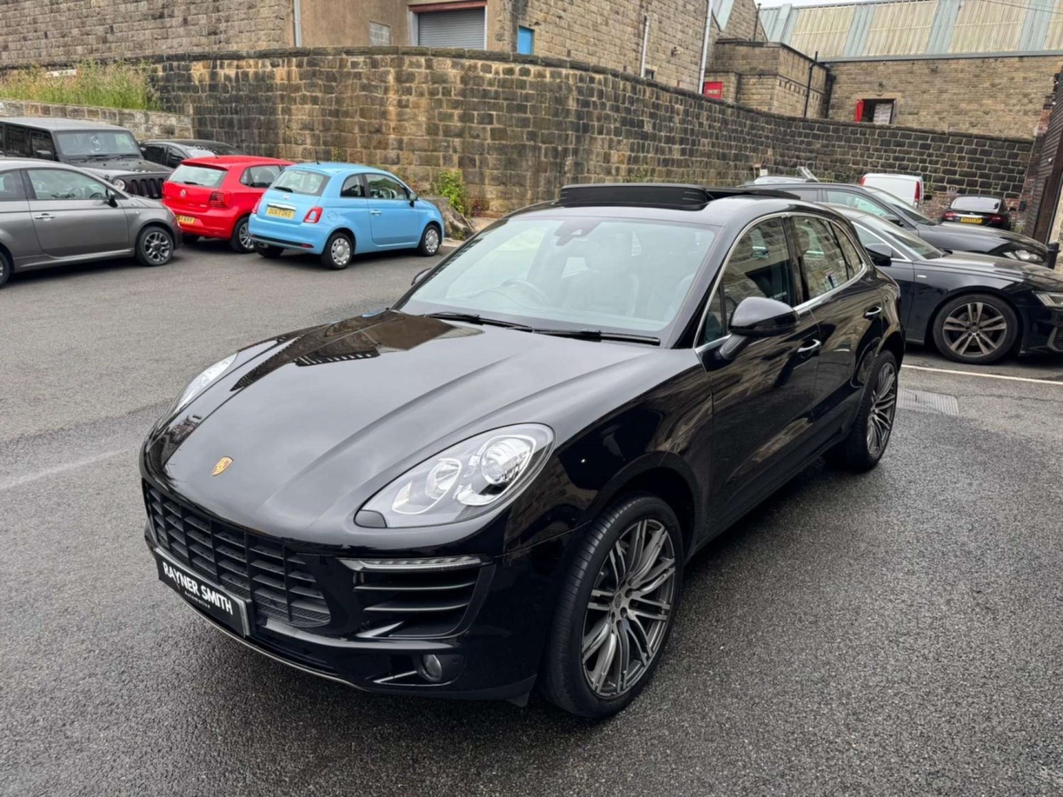 Porsche Macan Listing Image