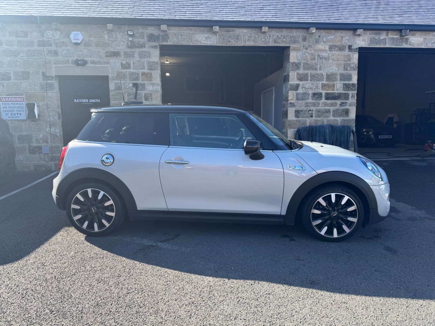 MINI Hatch Listing Image