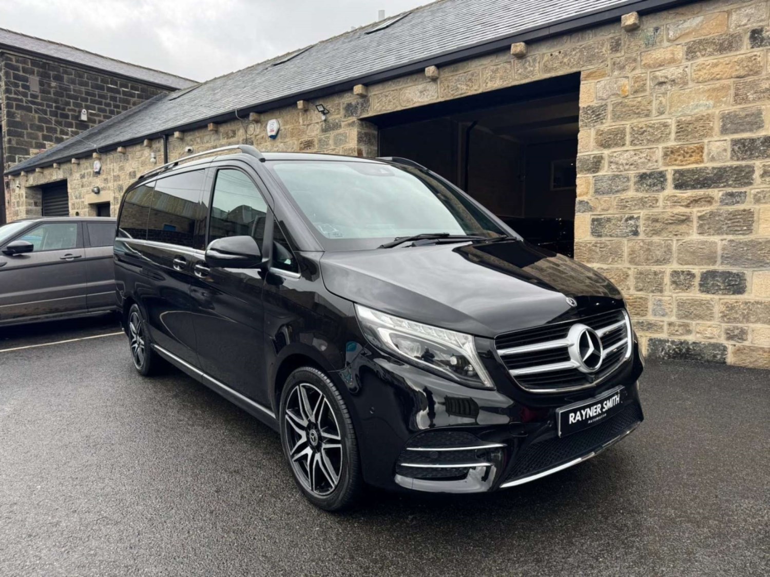 Mercedes-Benz V-Class Listing Image