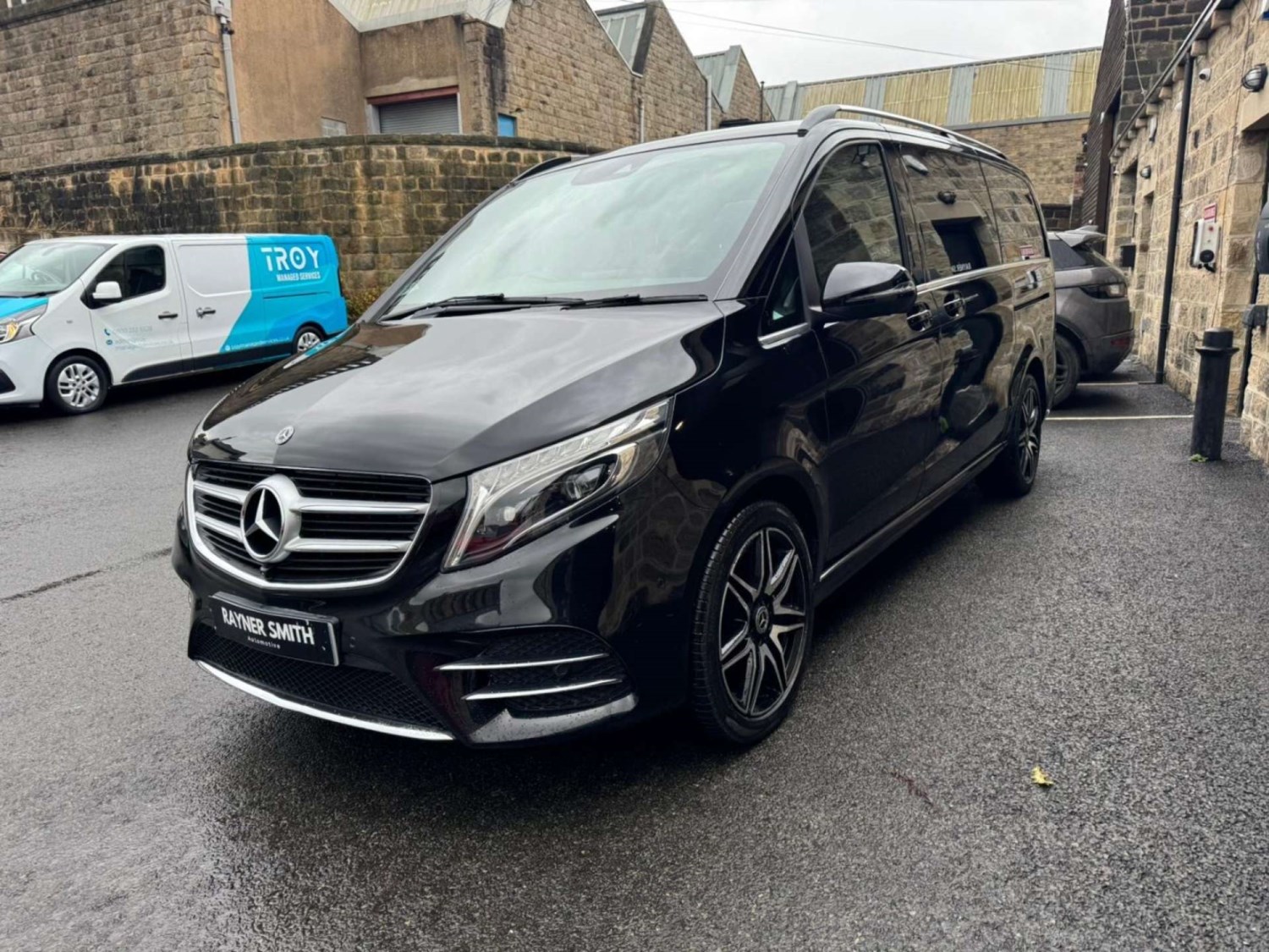 Mercedes-Benz V-Class Listing Image