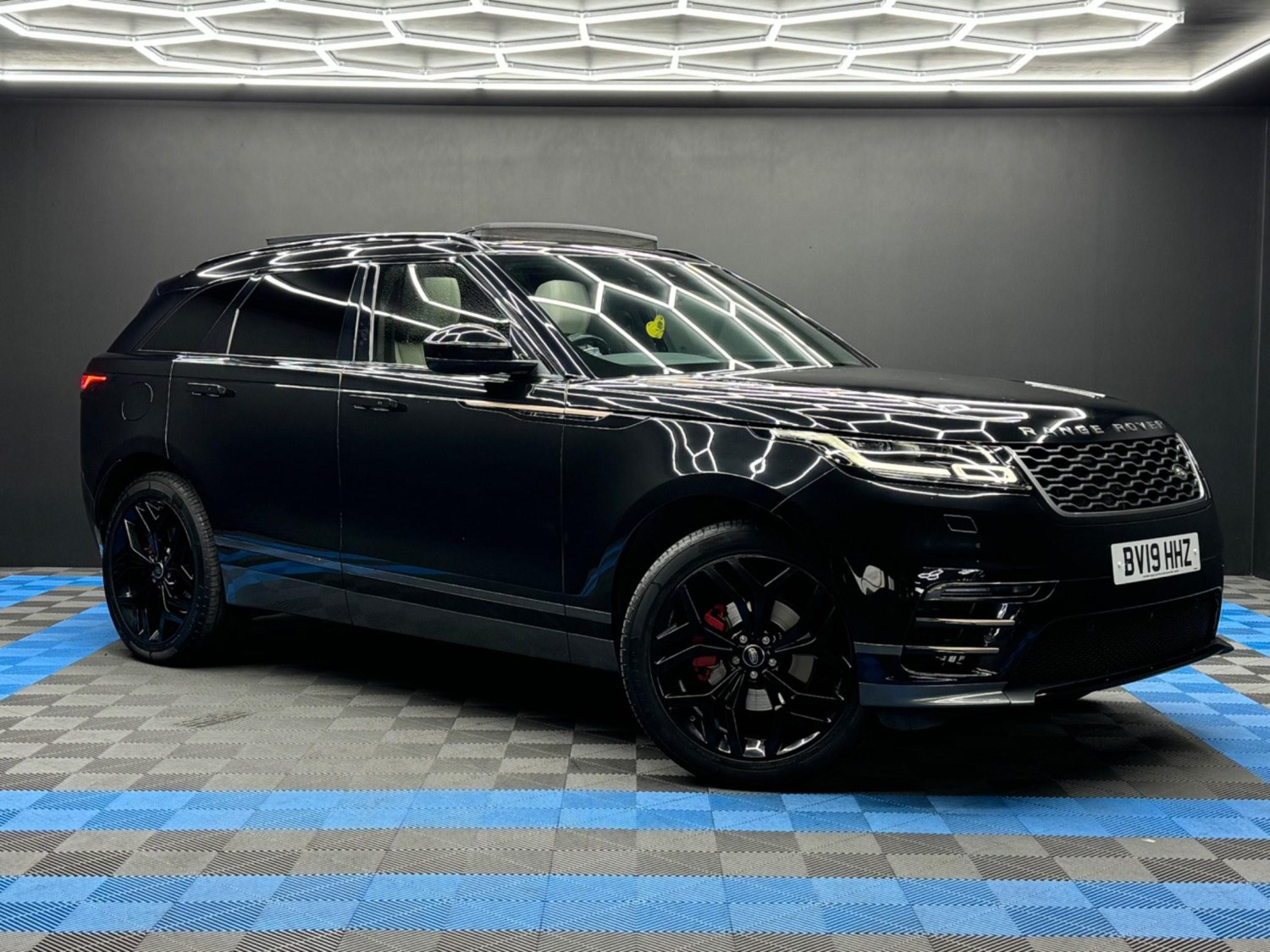 Land Rover Range Rover Velar Listing Image