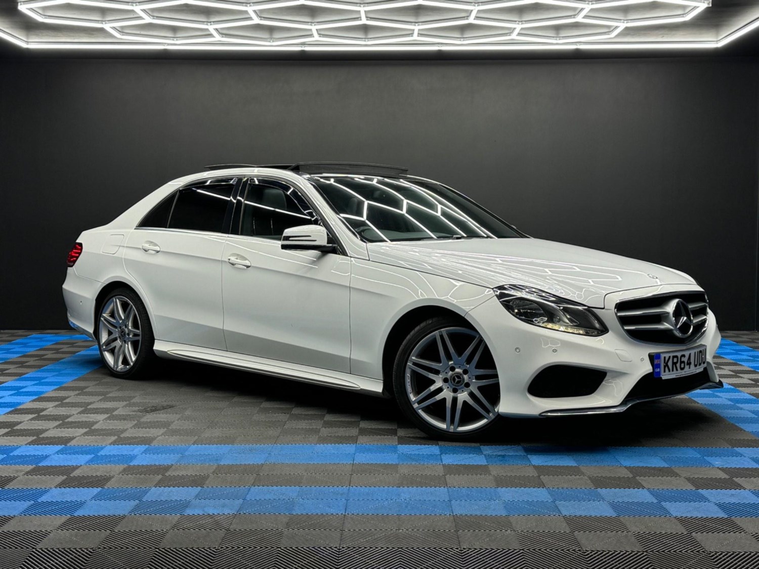 Mercedes-Benz E-Class Listing Image