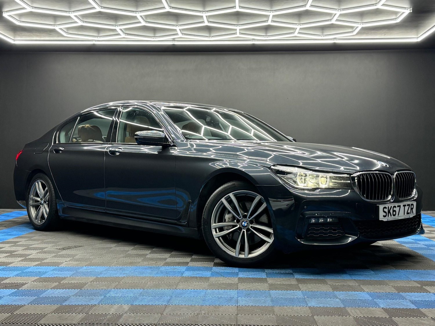 BMW 7 Series Listing Image