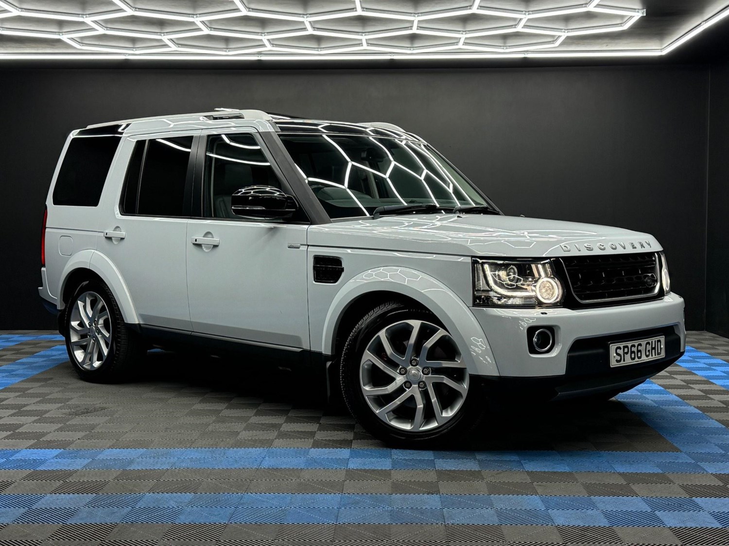 Land Rover Discovery 4 Listing Image