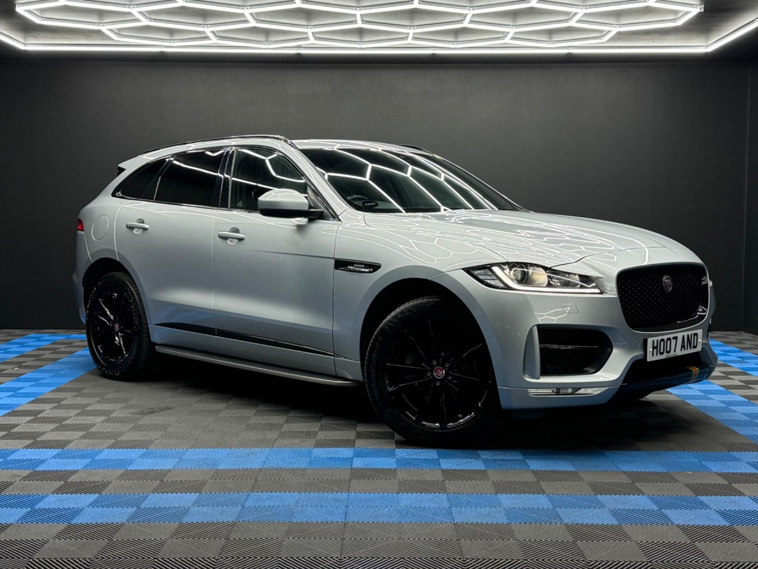 Jaguar F-PACE Listing Image