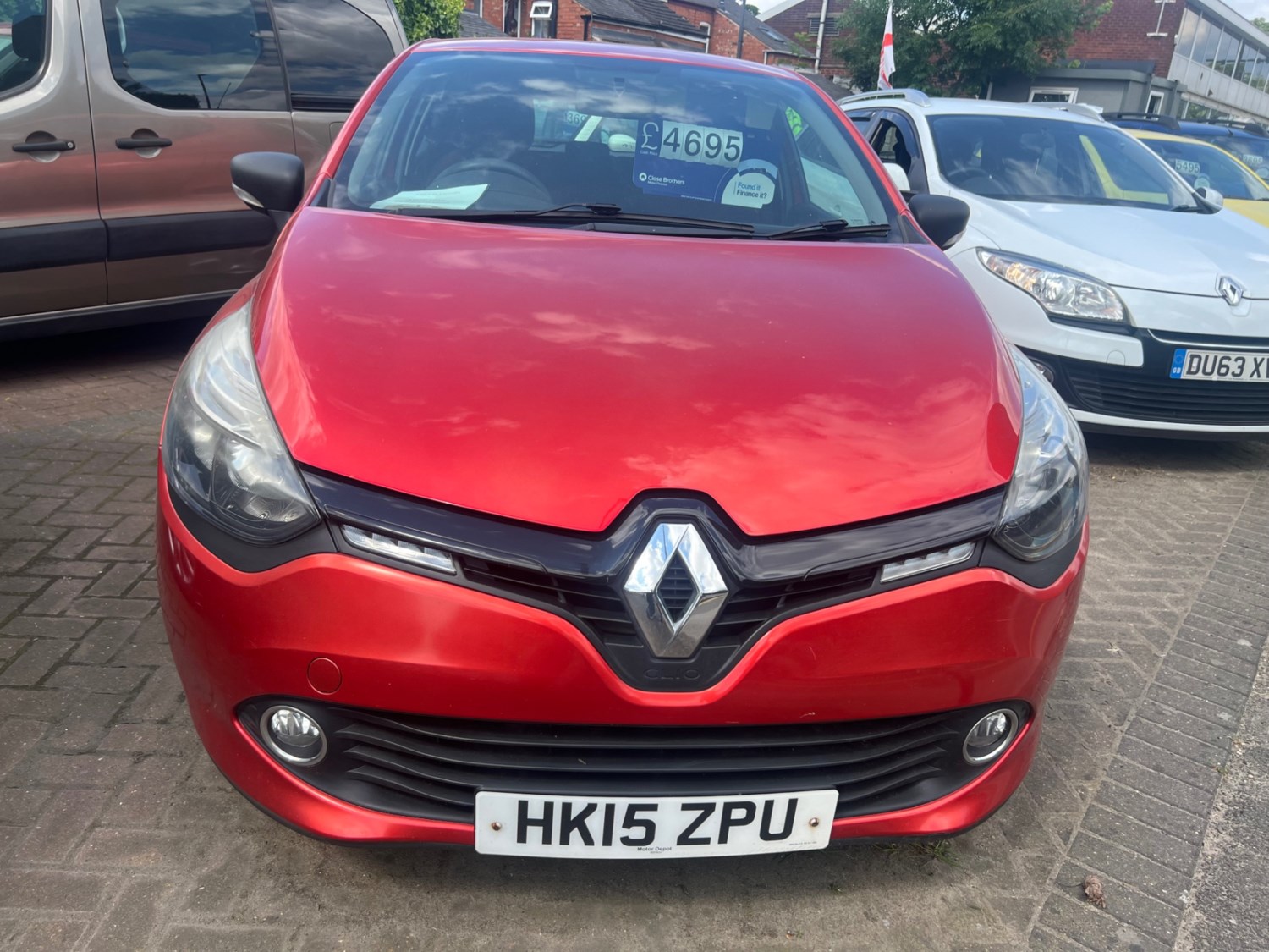 Renault Clio Listing Image