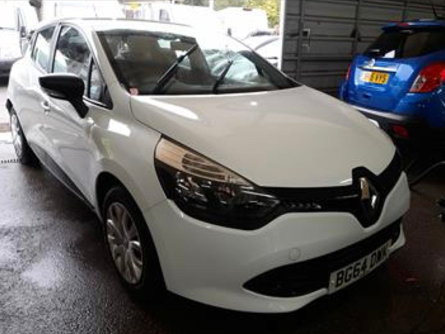 Renault Clio Listing Image