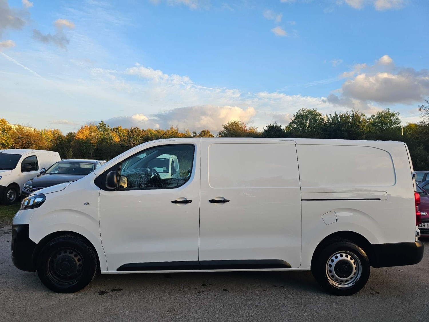 Vauxhall Vivaro Listing Image