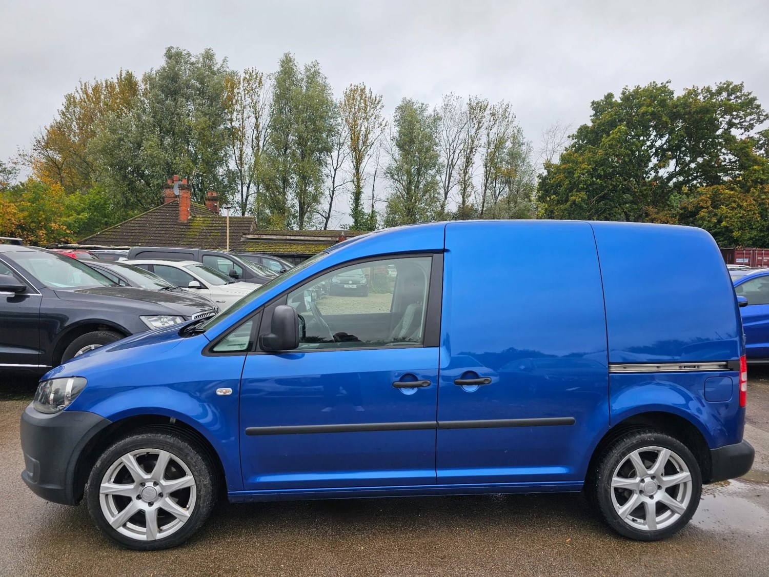 Volkswagen Caddy Listing Image