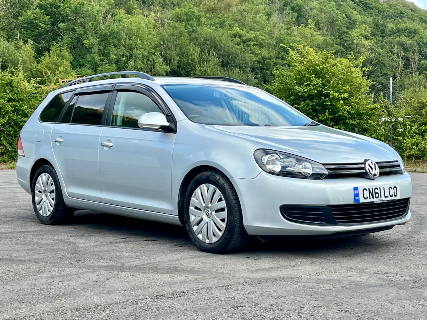 Volkswagen Golf Listing Image