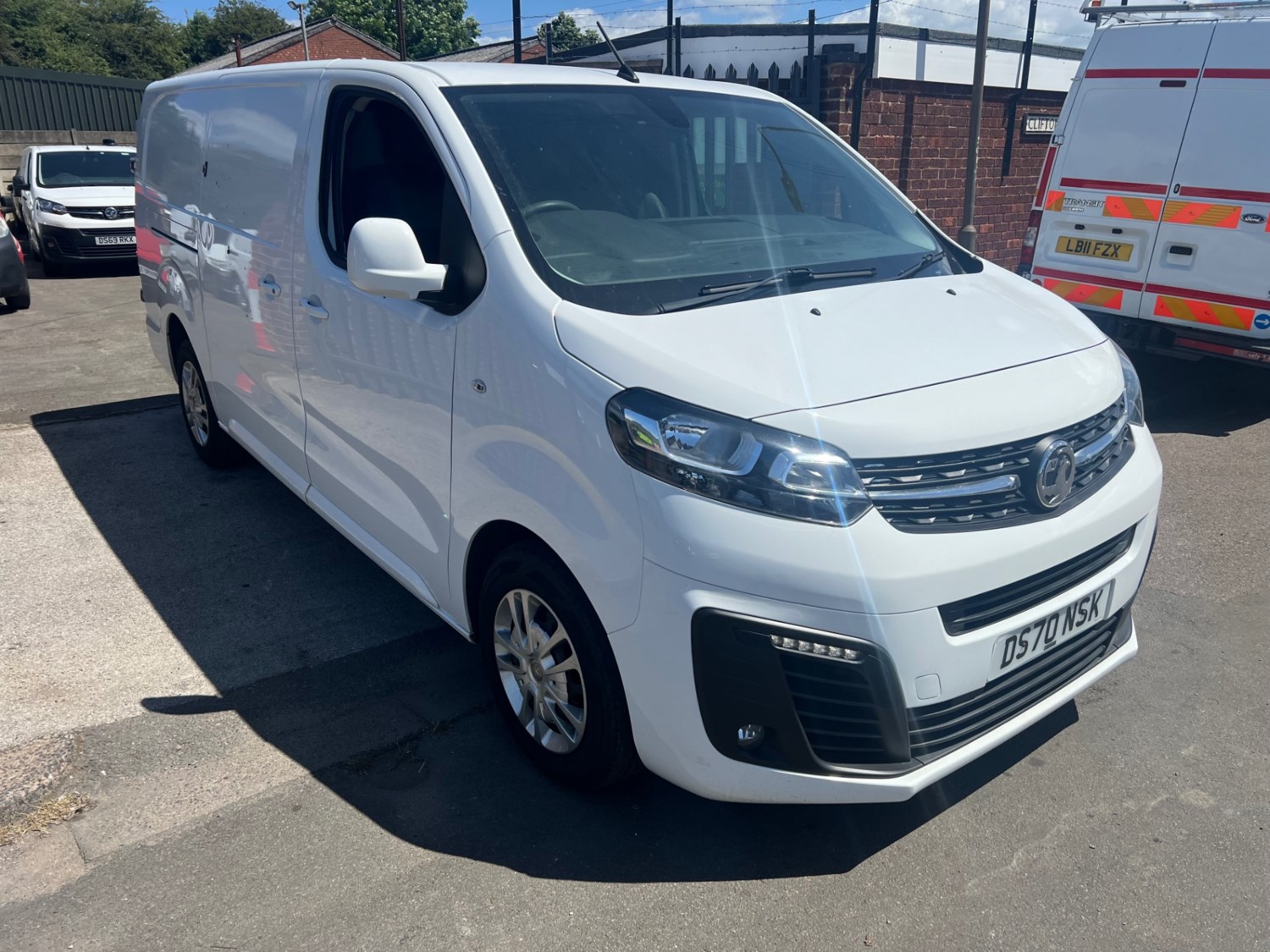 Vauxhall Vivaro Listing Image