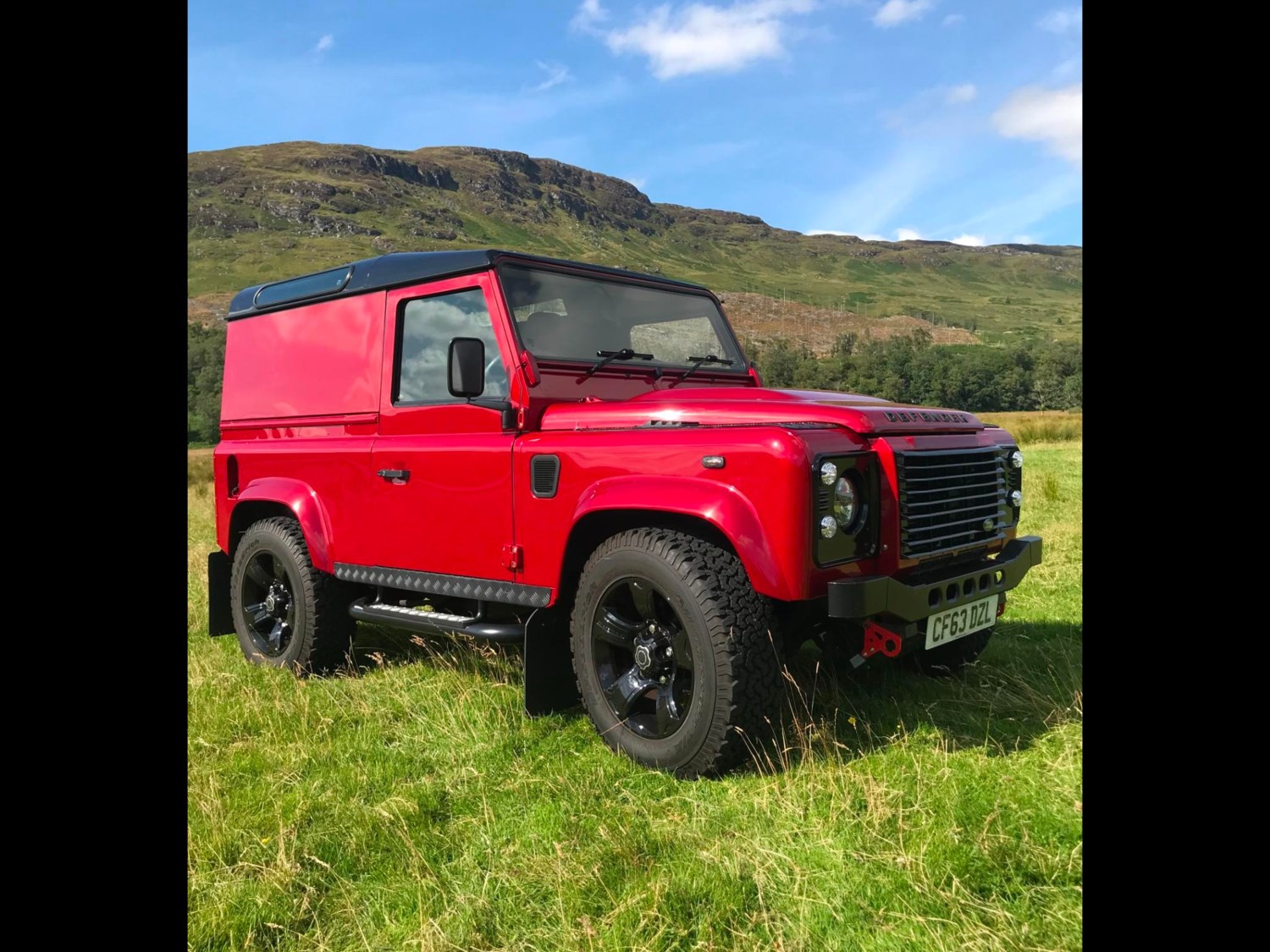 Land Rover Defender Listing Image