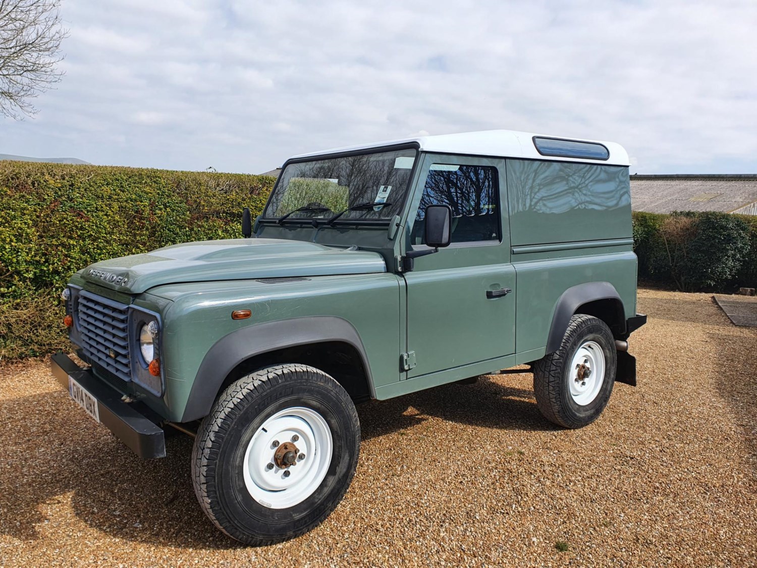 Land Rover Defender Listing Image