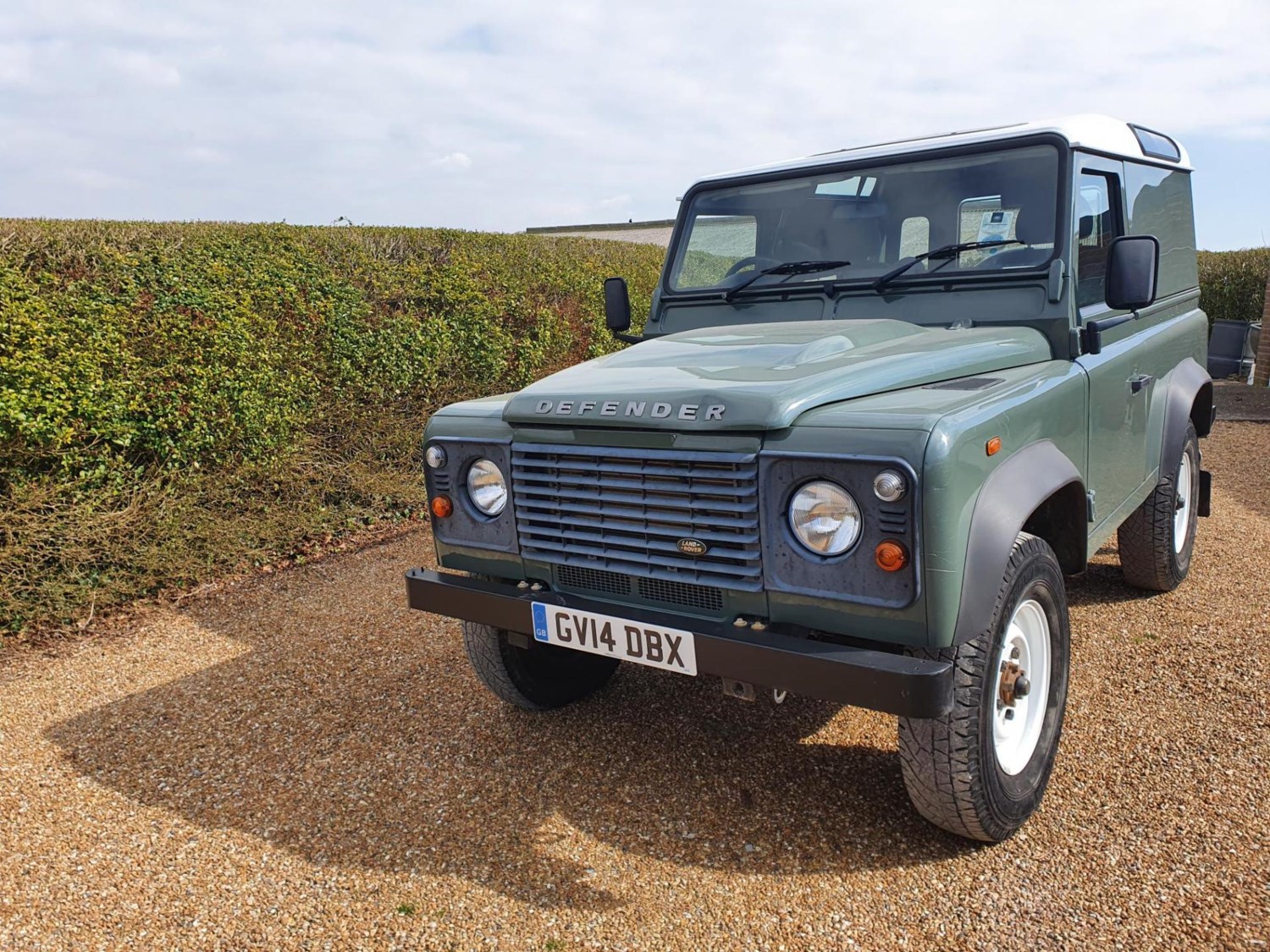 Land Rover Defender Listing Image