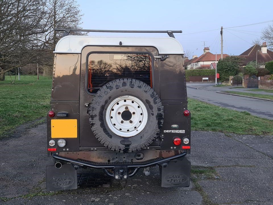 Land Rover Defender Listing Image