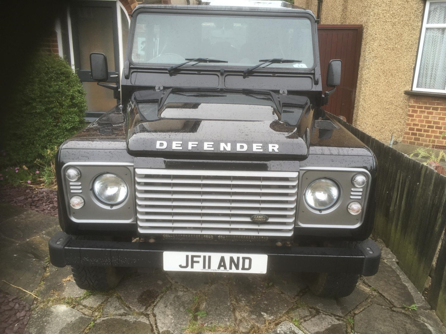 Land Rover Defender 110 Listing Image