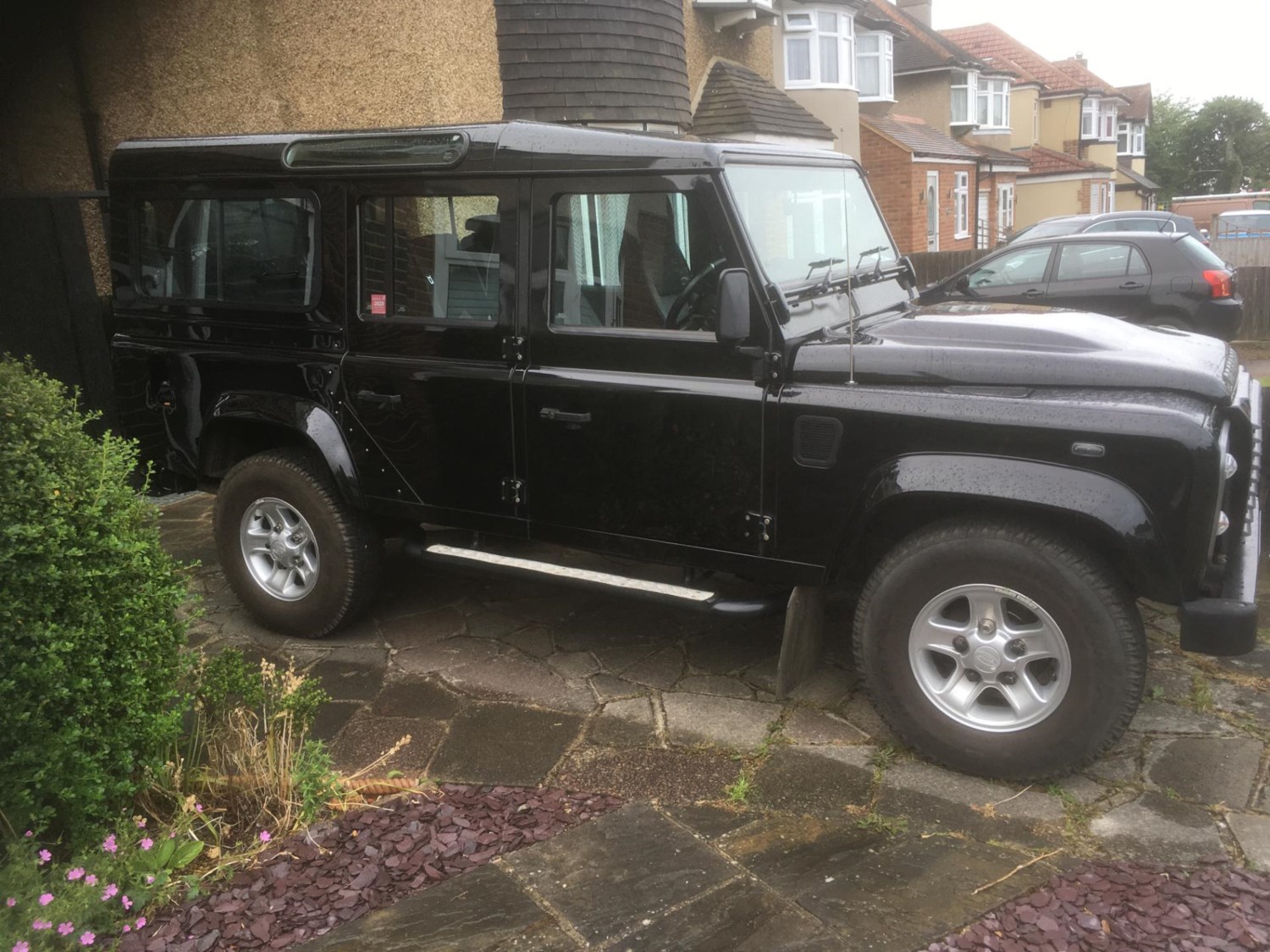 Land Rover Defender 110 Listing Image