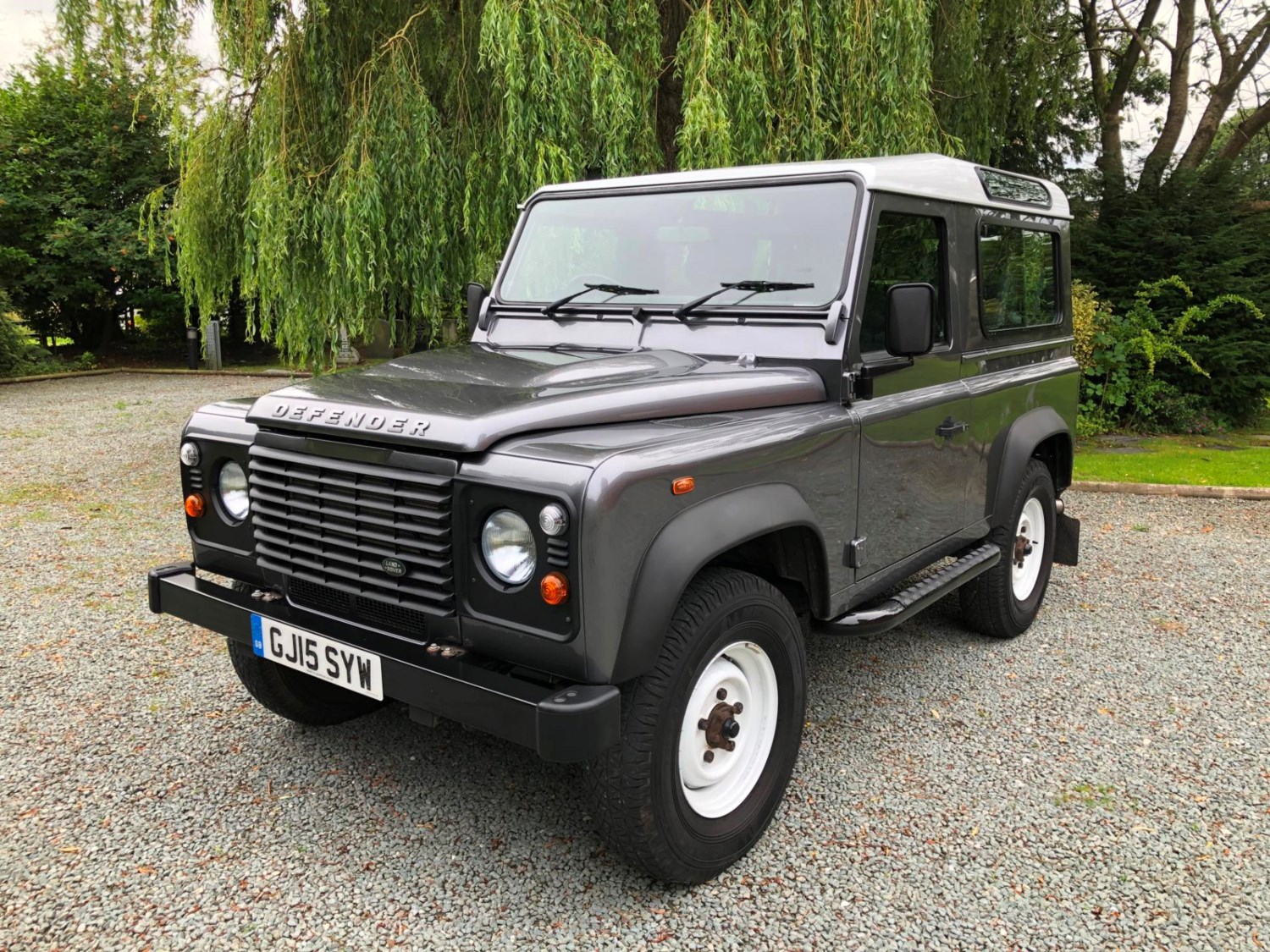 Land Rover Defender Listing Image