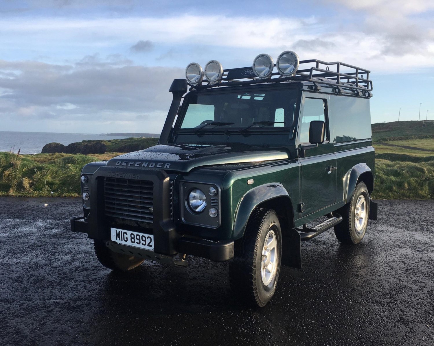 Land Rover Defender Listing Image