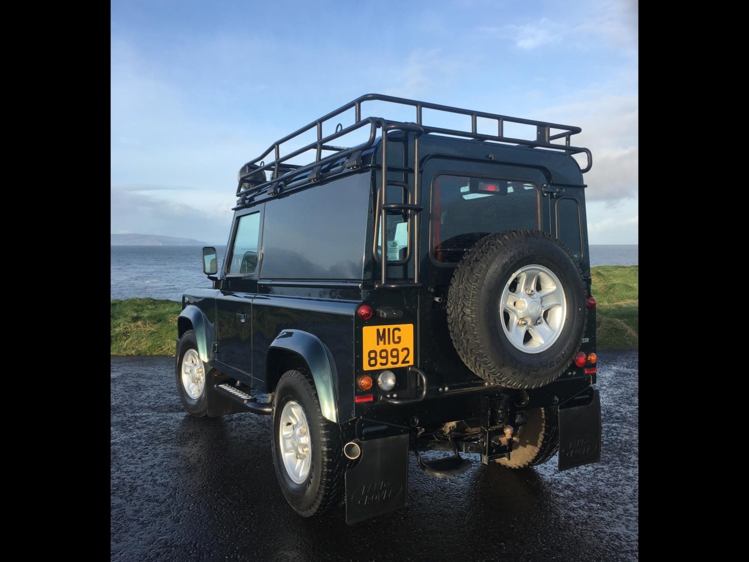 Land Rover Defender Listing Image