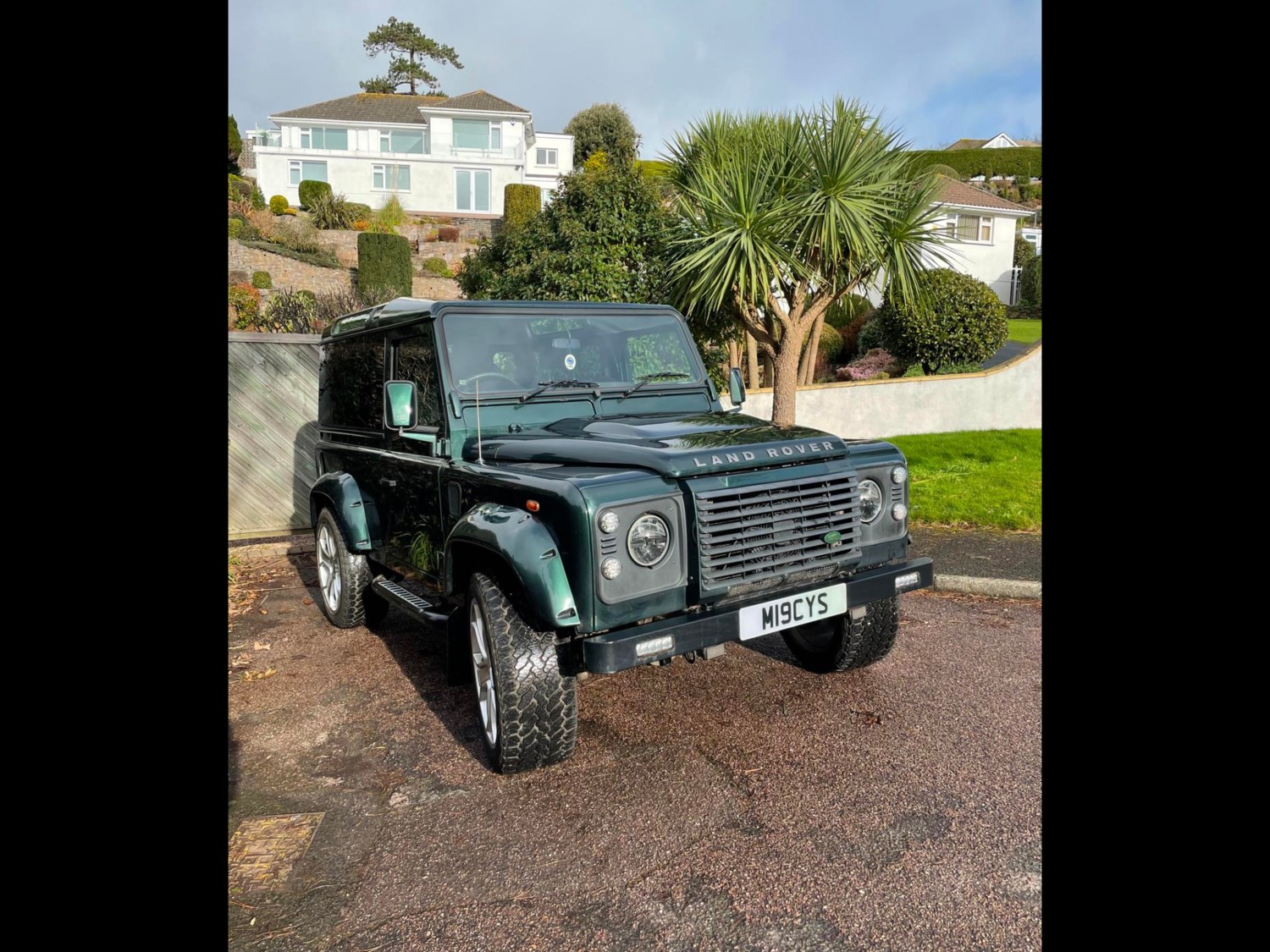 Land Rover Defender 90 Listing Image