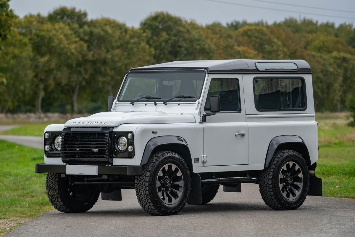 Land Rover Defender 90 Listing Image