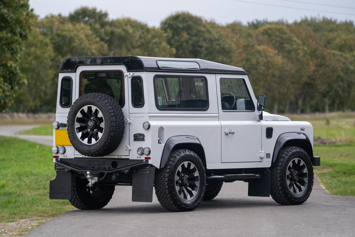 Land Rover Defender 90 Listing Image