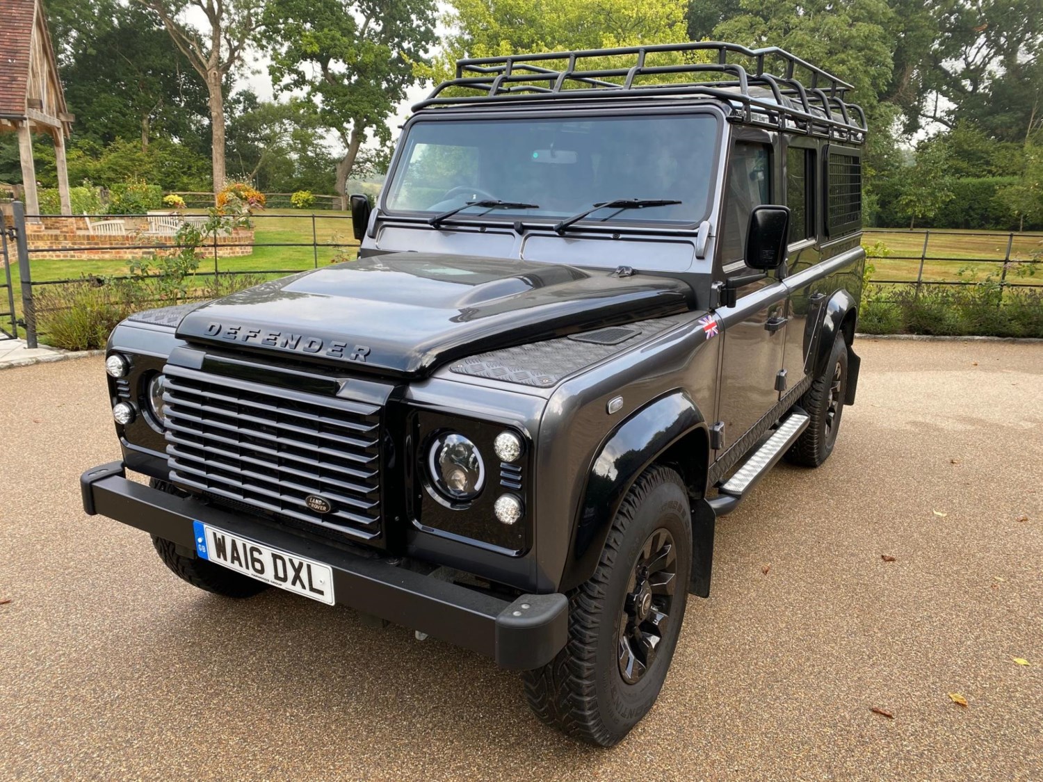 Land Rover Defender Listing Image