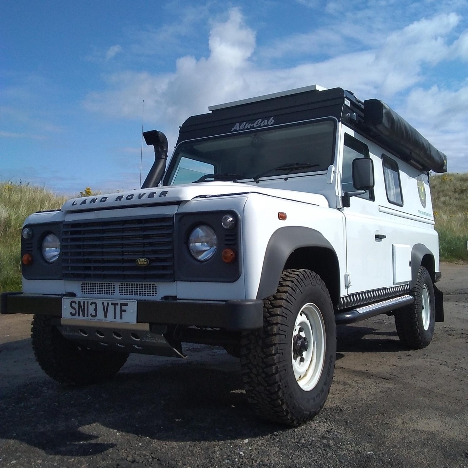 Land Rover Defender 110 Listing Image