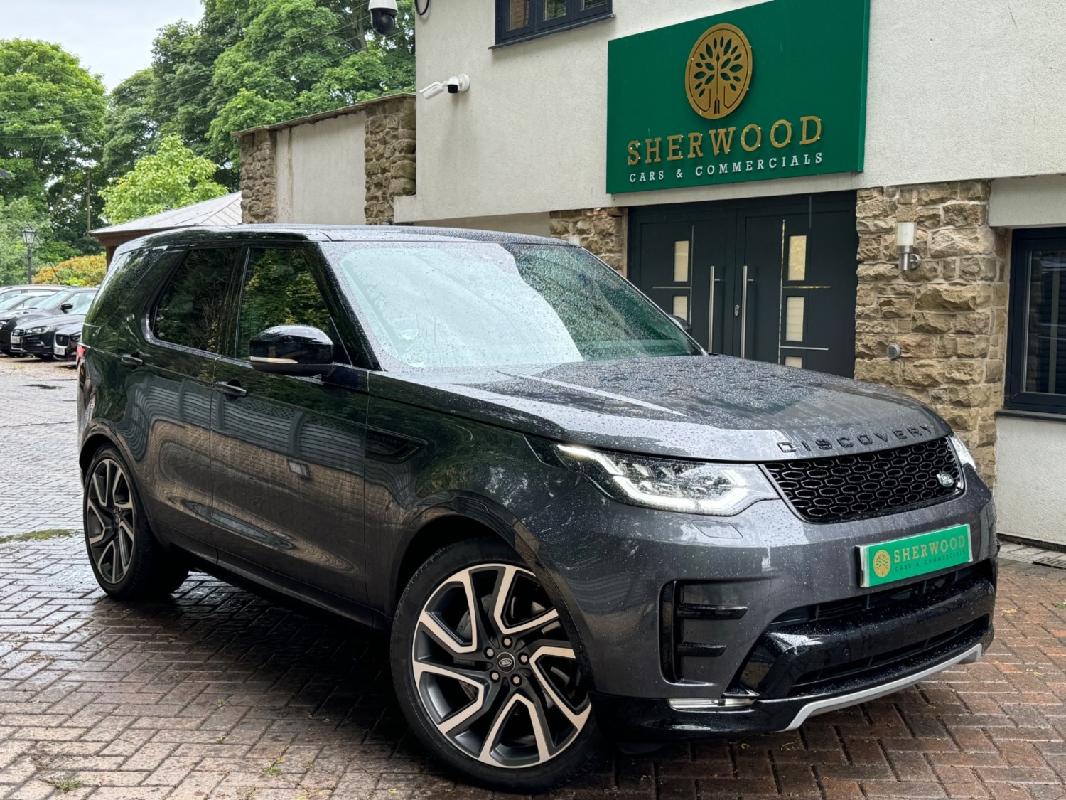 Land Rover Discovery Listing Image