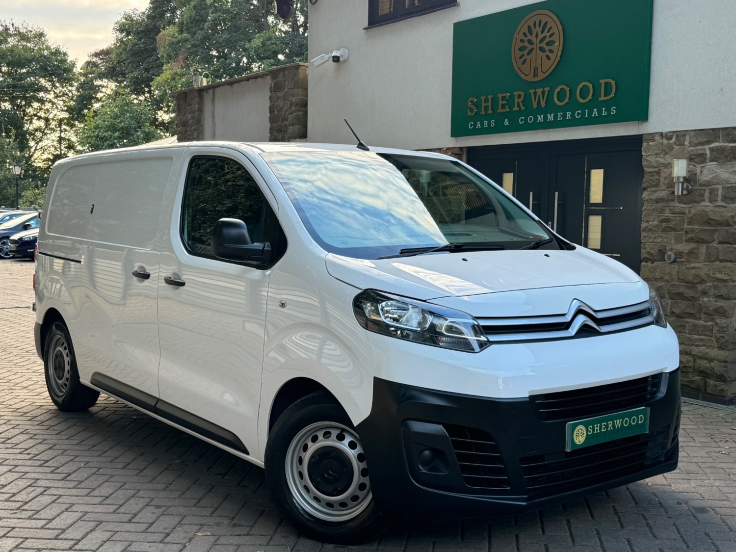 Citroen Dispatch Listing Image