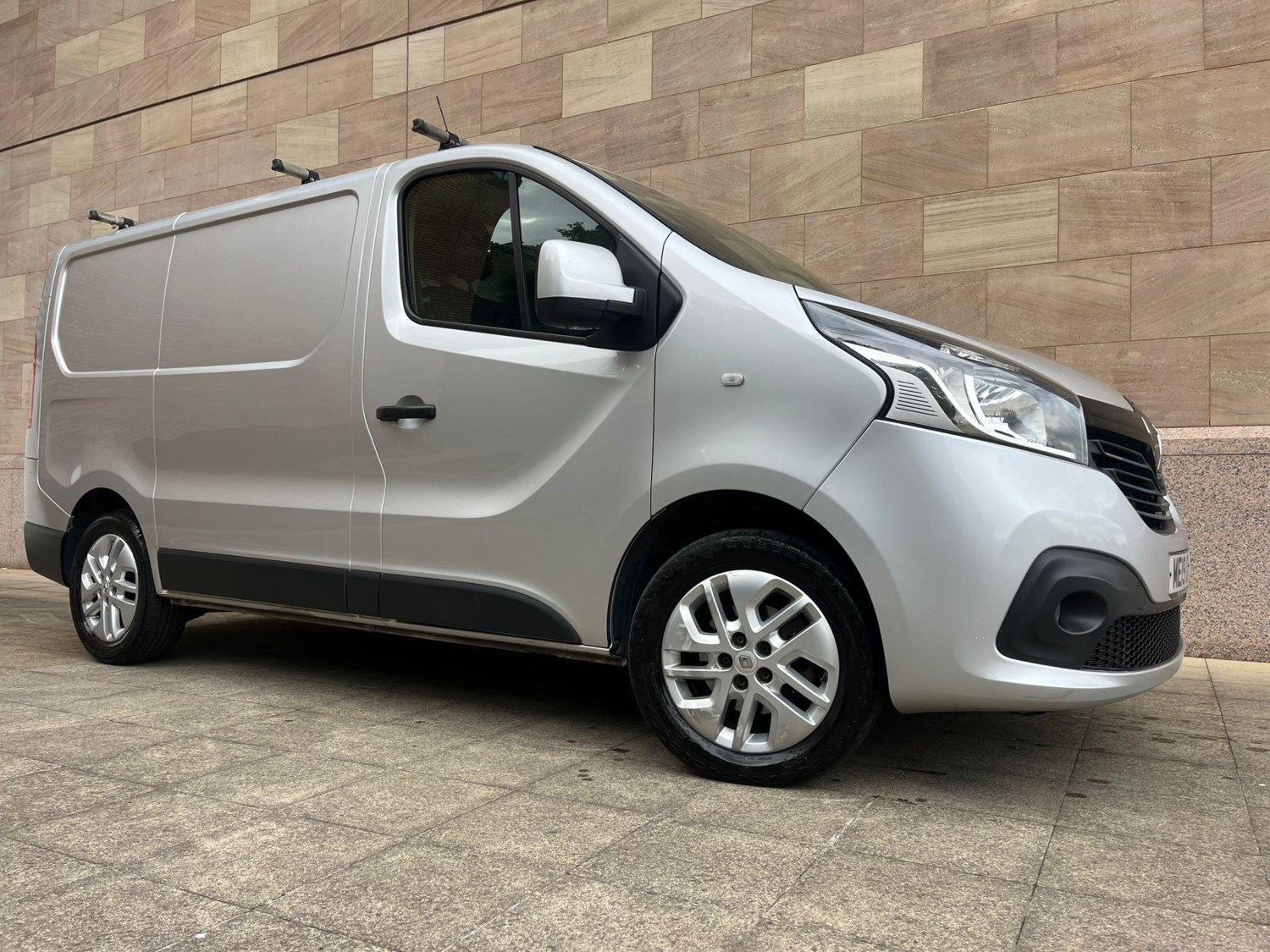 Renault Trafic Listing Image