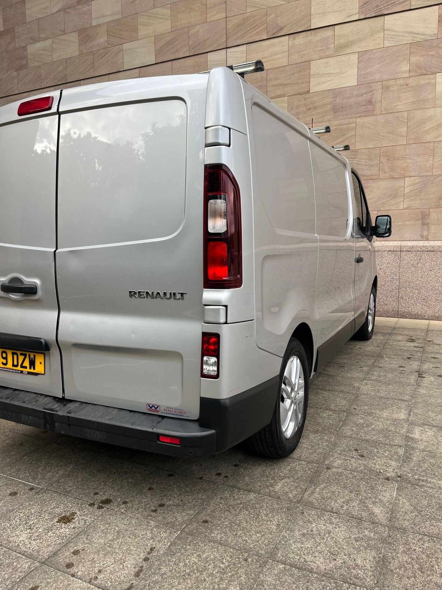 Renault Trafic Listing Image