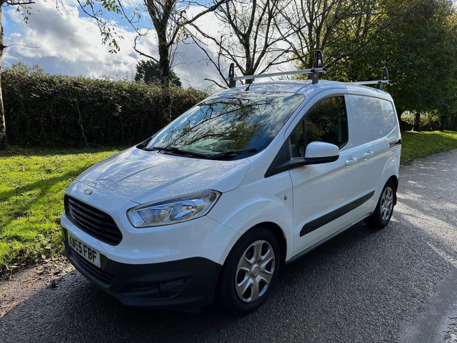 Ford Transit Courier Listing Image