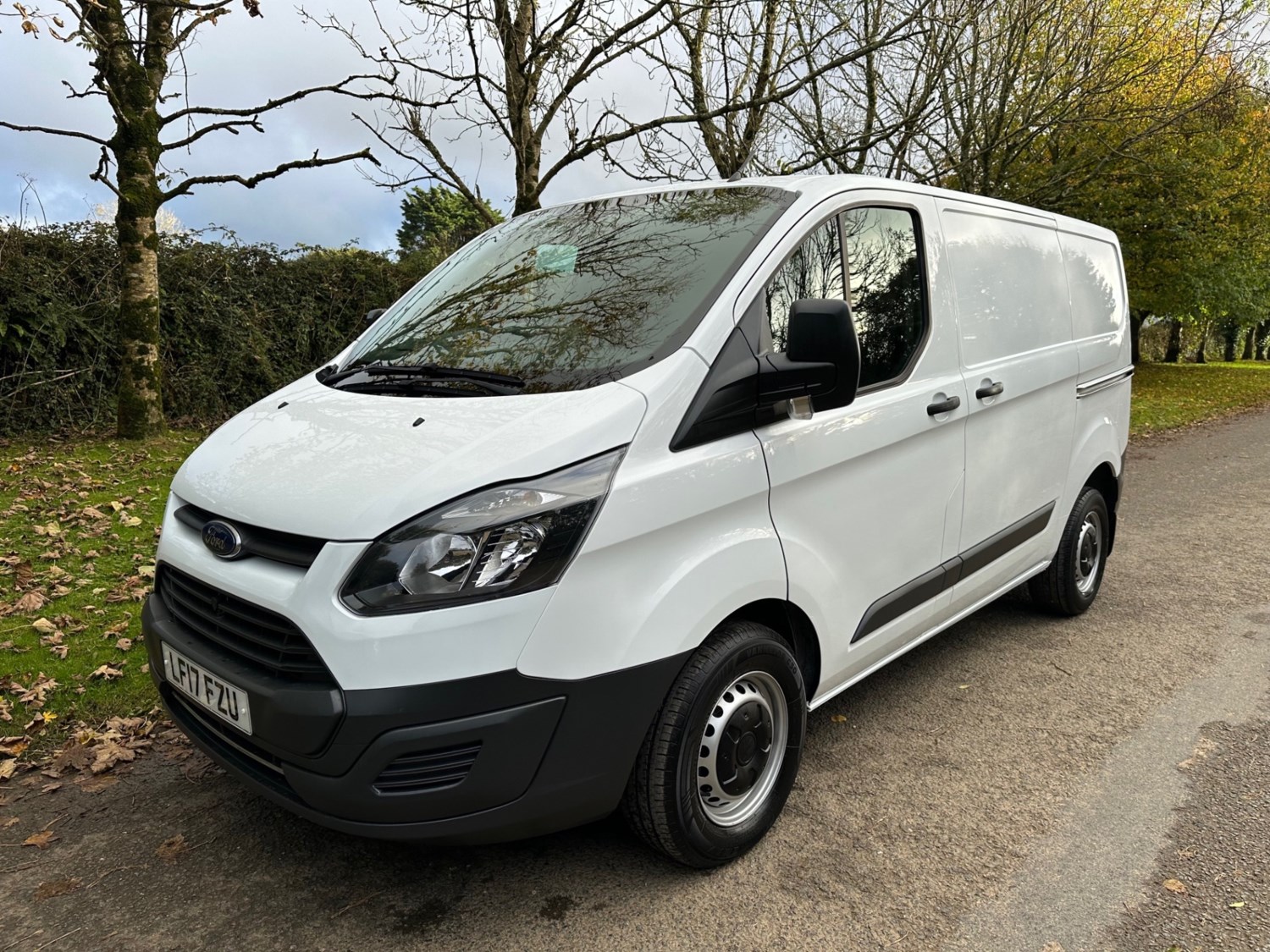 Ford Transit Custom Listing Image