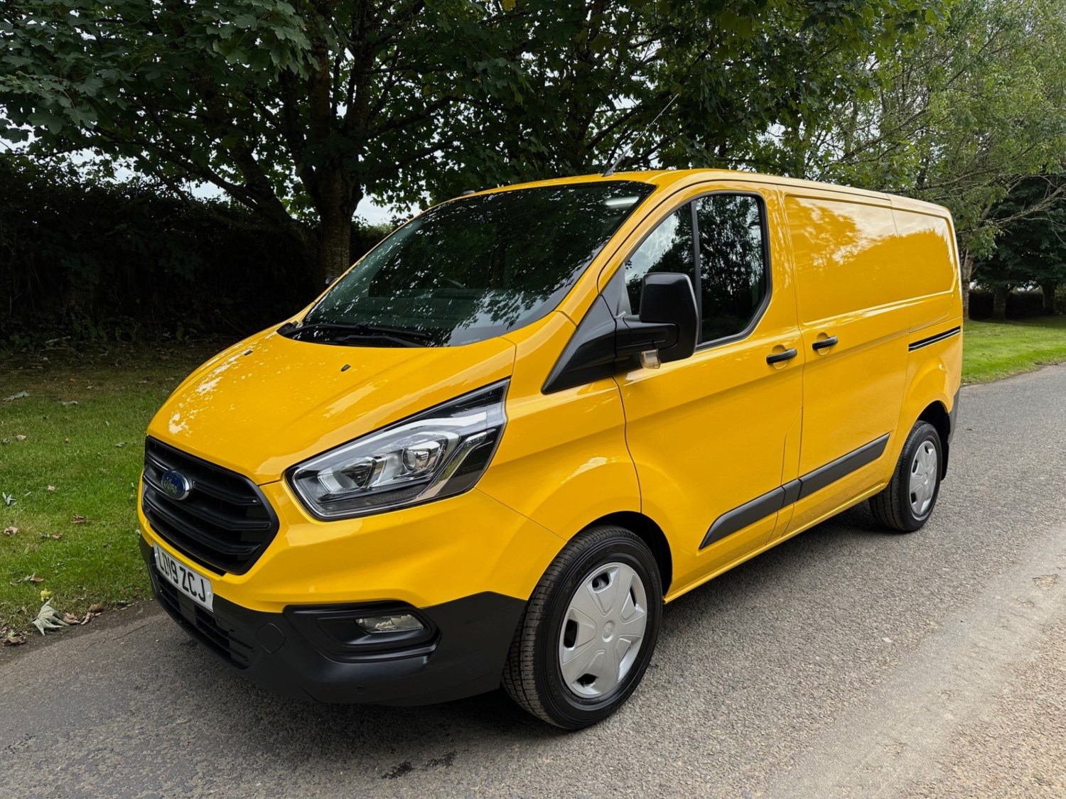 Ford Transit Custom Listing Image