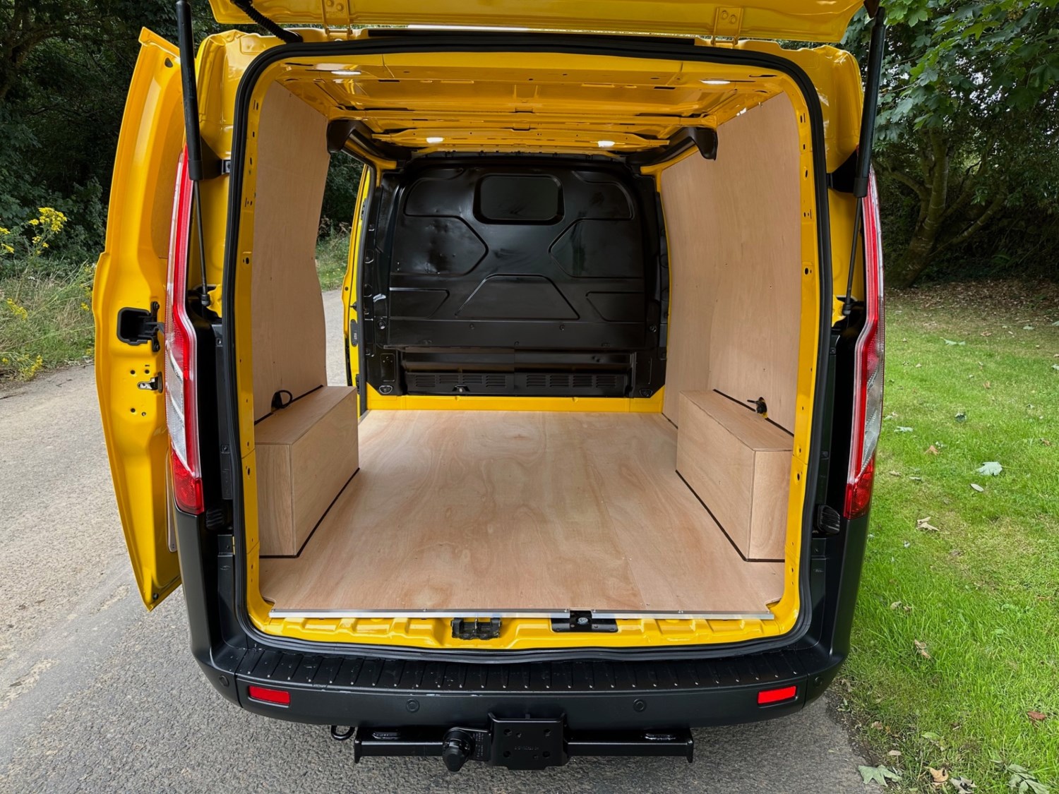 Ford Transit Custom Listing Image