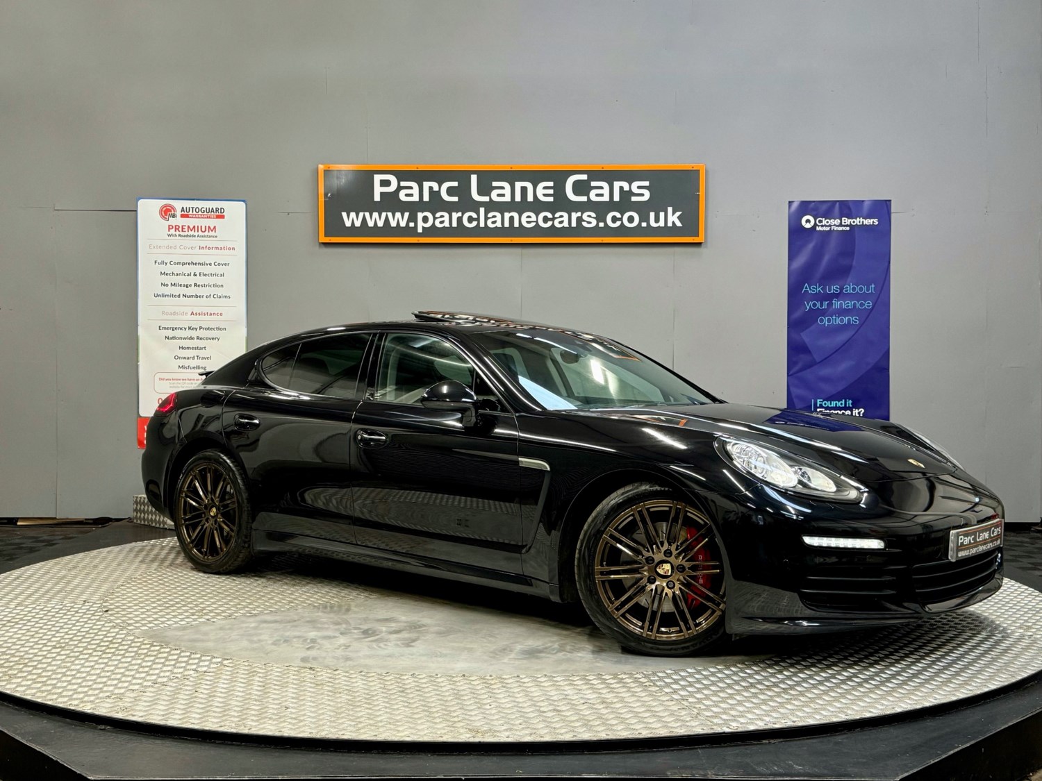 Porsche Panamera Listing Image