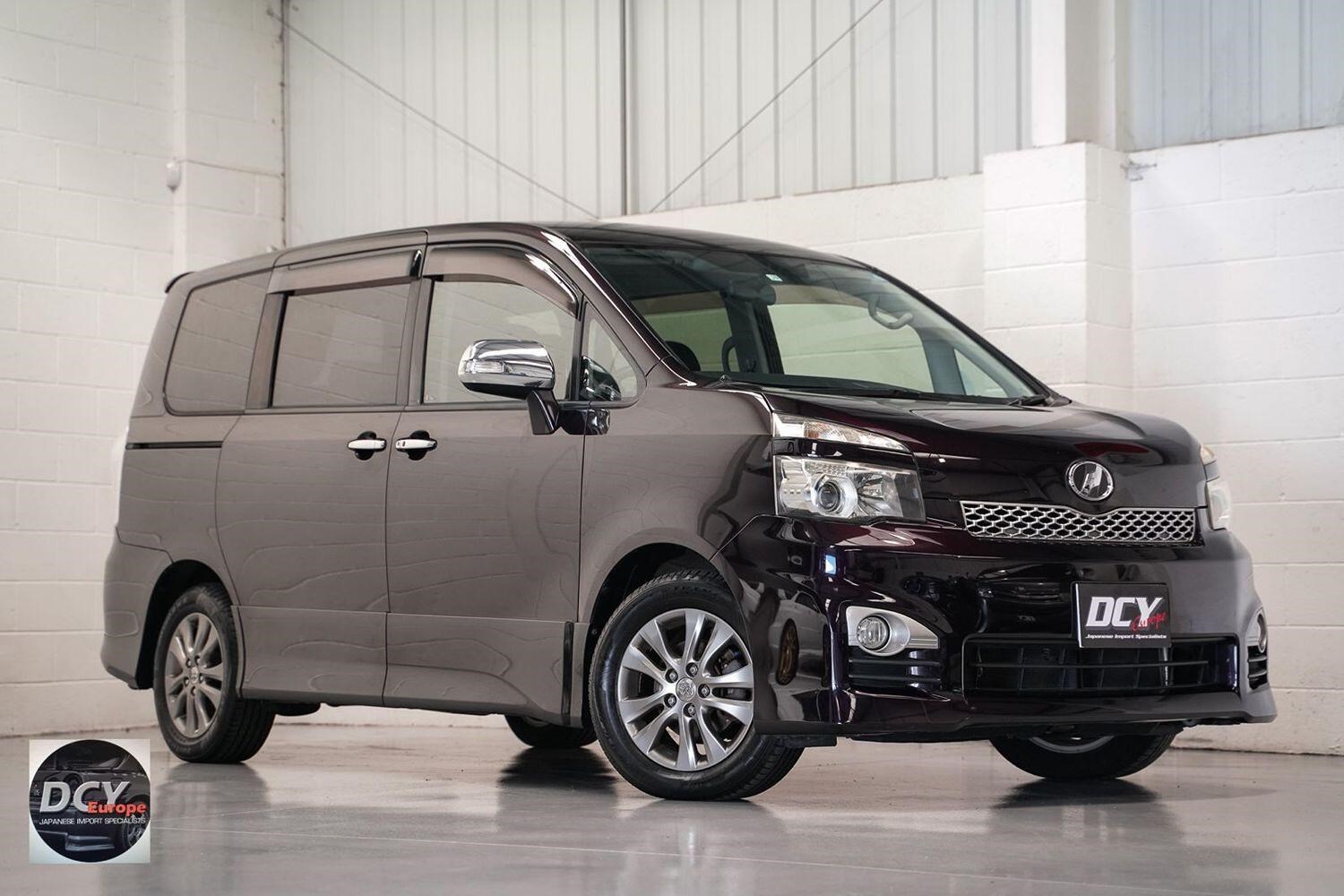 Toyota Voxy Listing Image