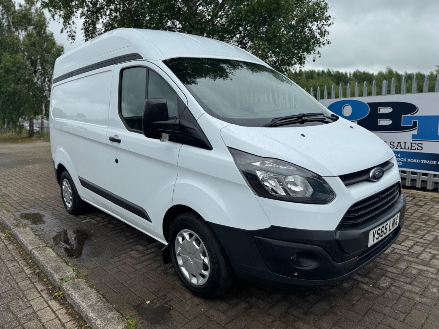 Ford Transit Custom Listing Image