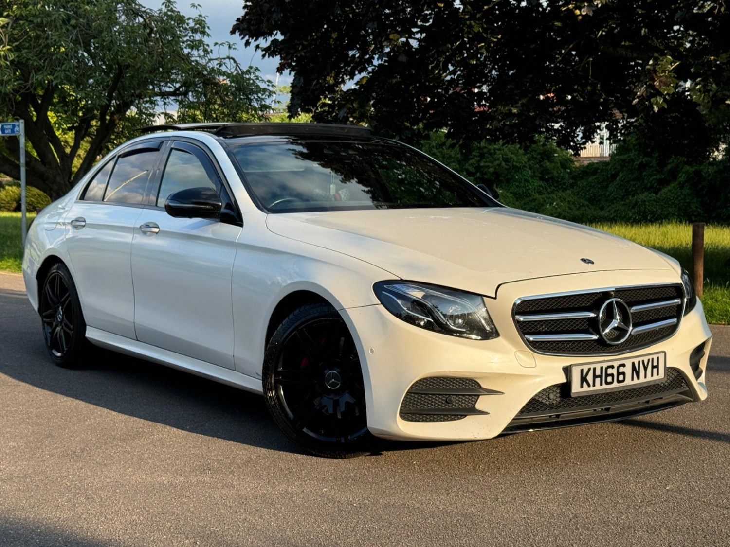 Mercedes-Benz E-Class Listing Image